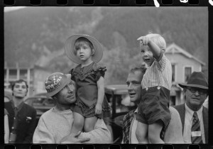 1940s-miners-with-children-in-colorado_8a29486v